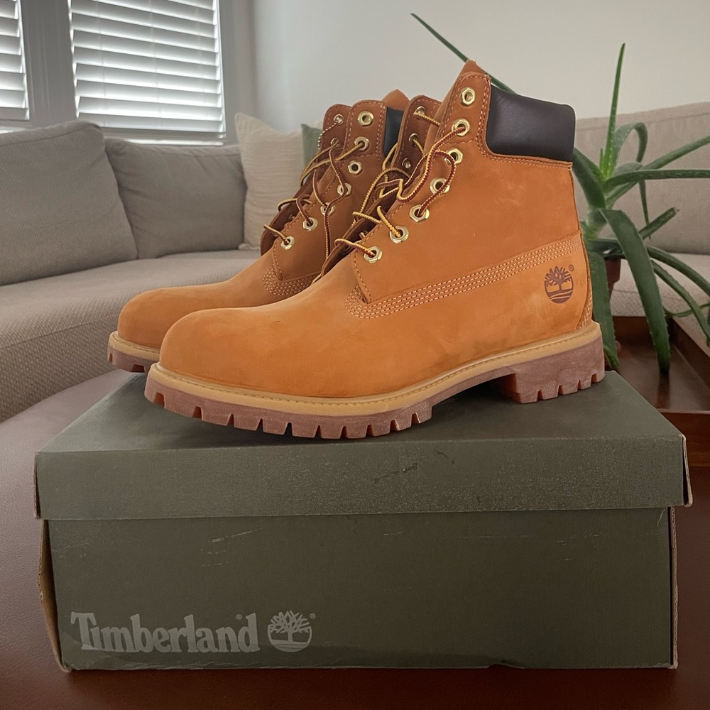 NWB Timberland Premium 6” Waterproof Boot - Wheat Nubuck - 10